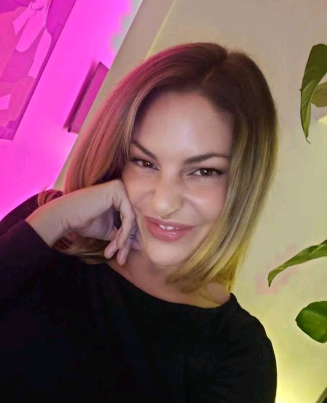 Rosalina Paola: Hi.. | Kansas City Chat