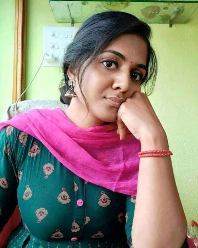 Ritu: Hi.. | Meet Women in Pune